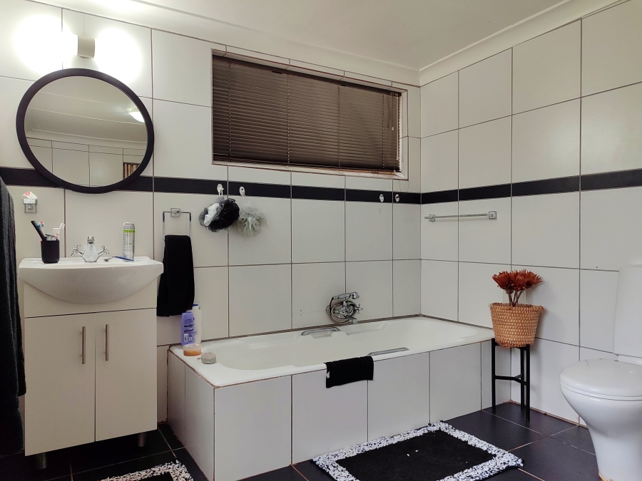 4 Bedroom Property for Sale in Irene Park North West